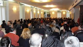 Asistentes a la Asamblea Extraordinaria Asistentes a la Asamblea Extraordinaria